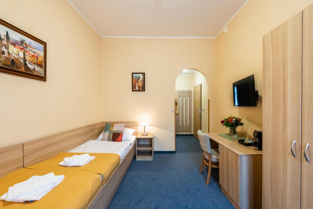 Hotel Libero Прага Экстерьер фото